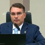 Flávio Bolsonaro (PL) cobra CPI do Banco Master após operação contra Ciro Nogueira