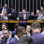 Bancadas do PL e do PT buscam quem terá mais assinaturas por CPIs do Banco Master