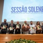 Livro celebra memórias de servidores aposentados em comemoração ao 35 anos da CLDF