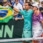 João Fonseca fica com o vice na chave de duplas do ATP 500 de Halle