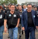 Marley Mendonça acompanha Cury em ato na porta do STF